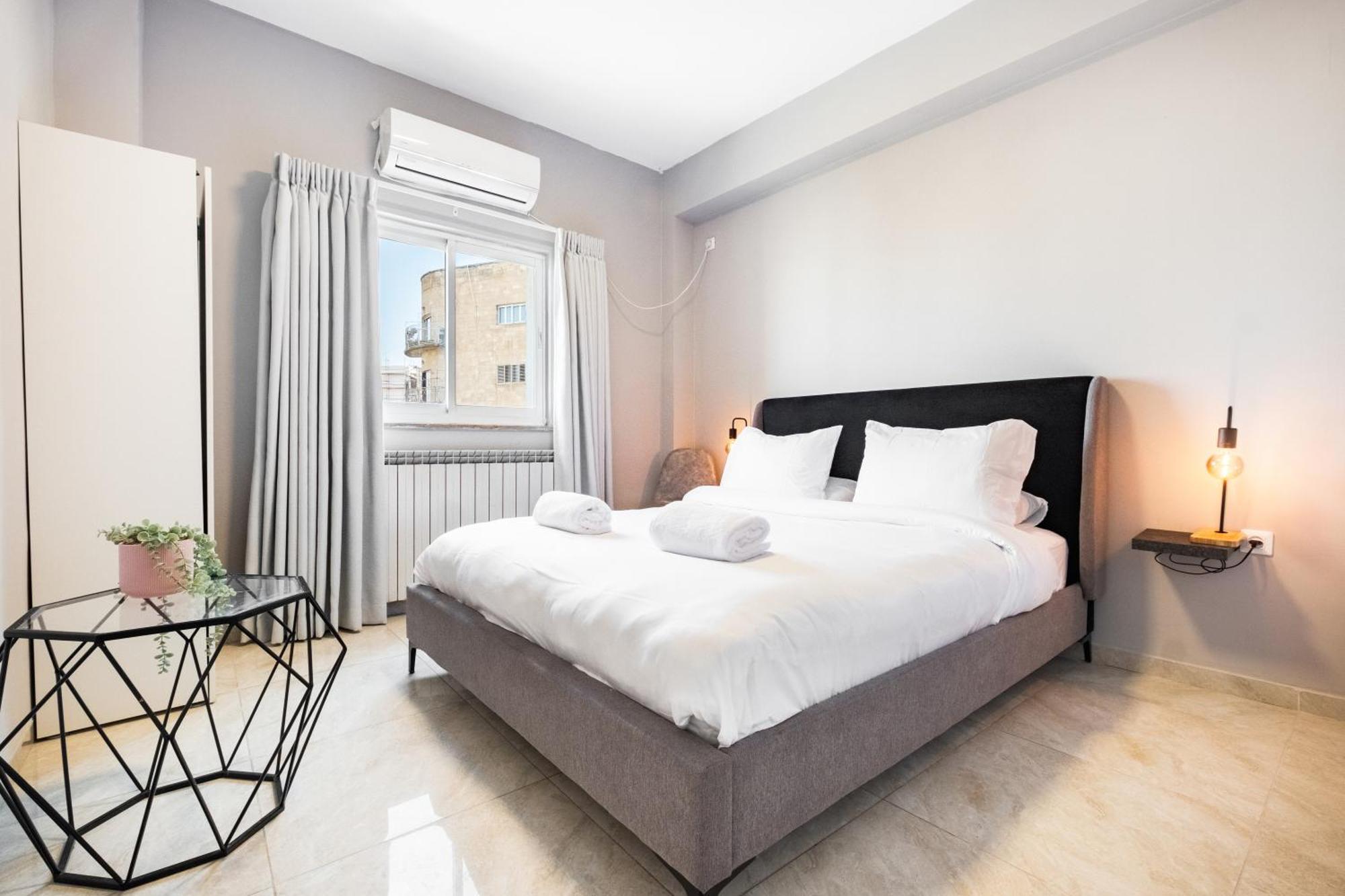Modern Bright, Near Mahane Yehuda Market, Balcony القدس المظهر الخارجي الصورة