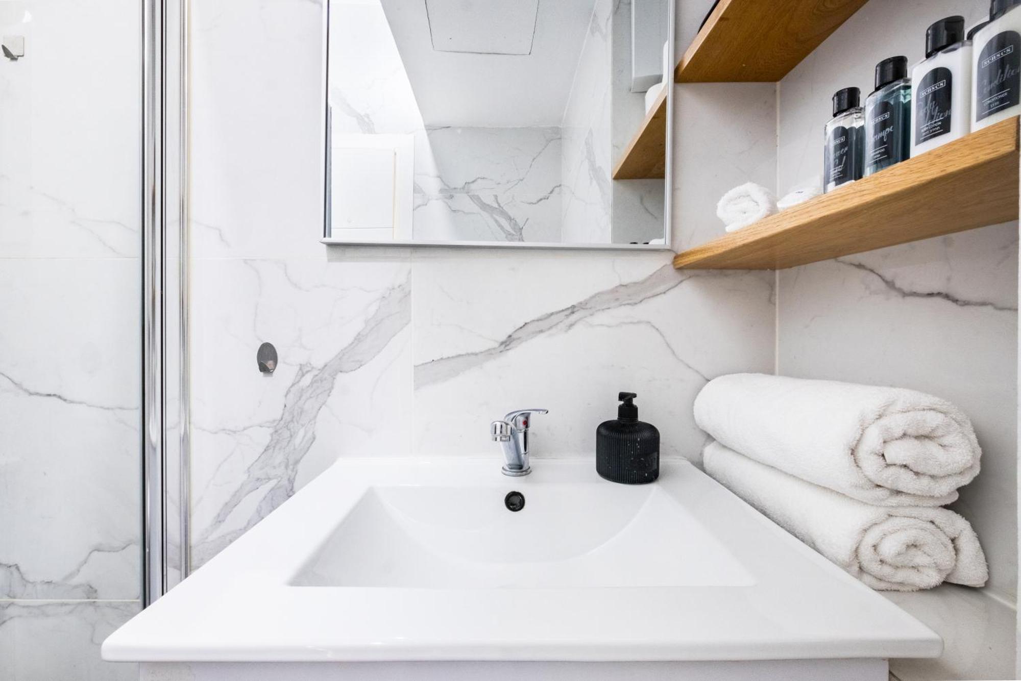 Modern Bright, Near Mahane Yehuda Market, Balcony القدس المظهر الخارجي الصورة